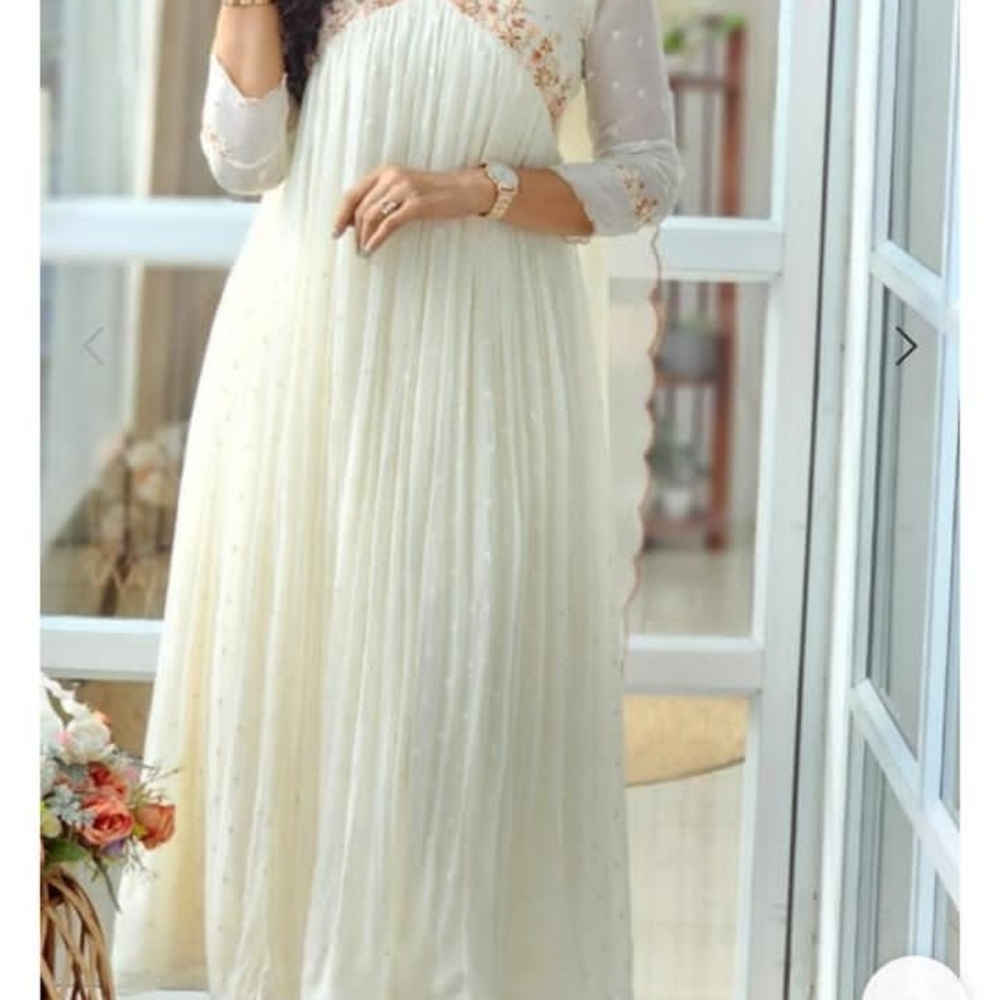 Ready To Dispatch Please Elegant White Chiffon Kurthi With  Dupatta